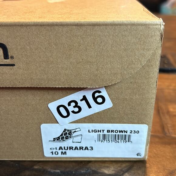 Earth Aurara Stacked Block Heel Peep Toe Sandals Comfort Shoe Tan NEW Size 10 - Picture 11 of 11